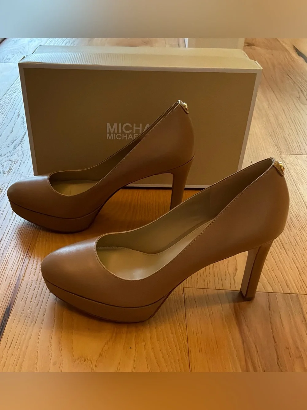 Michael Kors Nude Leather Platform Pumps, Size 9